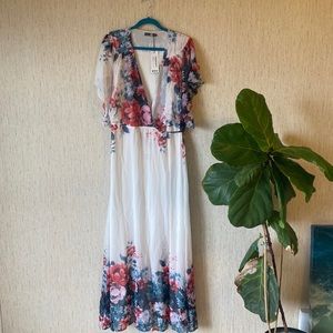 Elegant & Flowy Floral Wrap Dress NBW